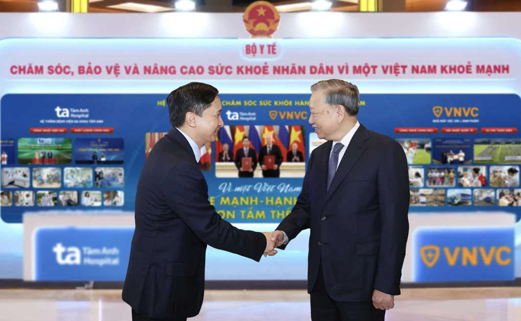 Robot AI của Bệnh viện Tâm Anh tại triển lãm Thành tựu Y tế - 2