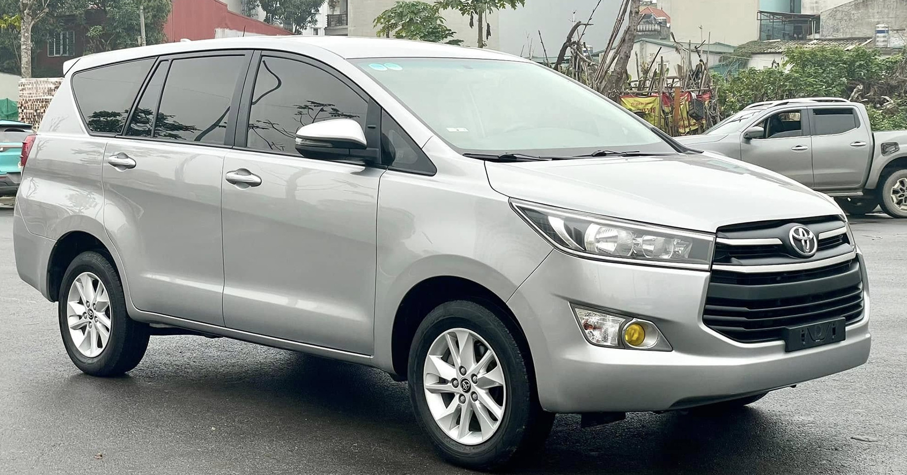 Tầm giá ngang Kia Morning, chọn xe MPV 7 chỗ nào phù hợp để đi cả gia đình