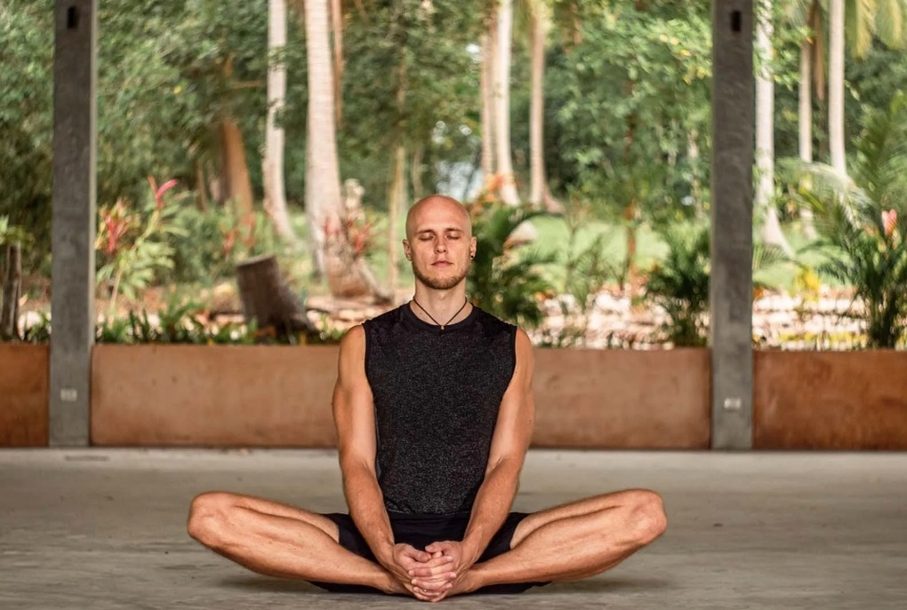 Tư thế yoga đơn giản nhưng đặc biệt tốt cho nam giới
