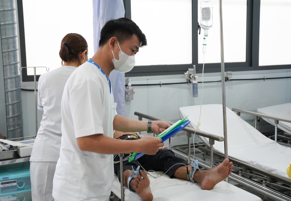 Sau cuộc nhậu, nữ sinh 14 tuổi bất ngờ co giật, hôn mê sâu