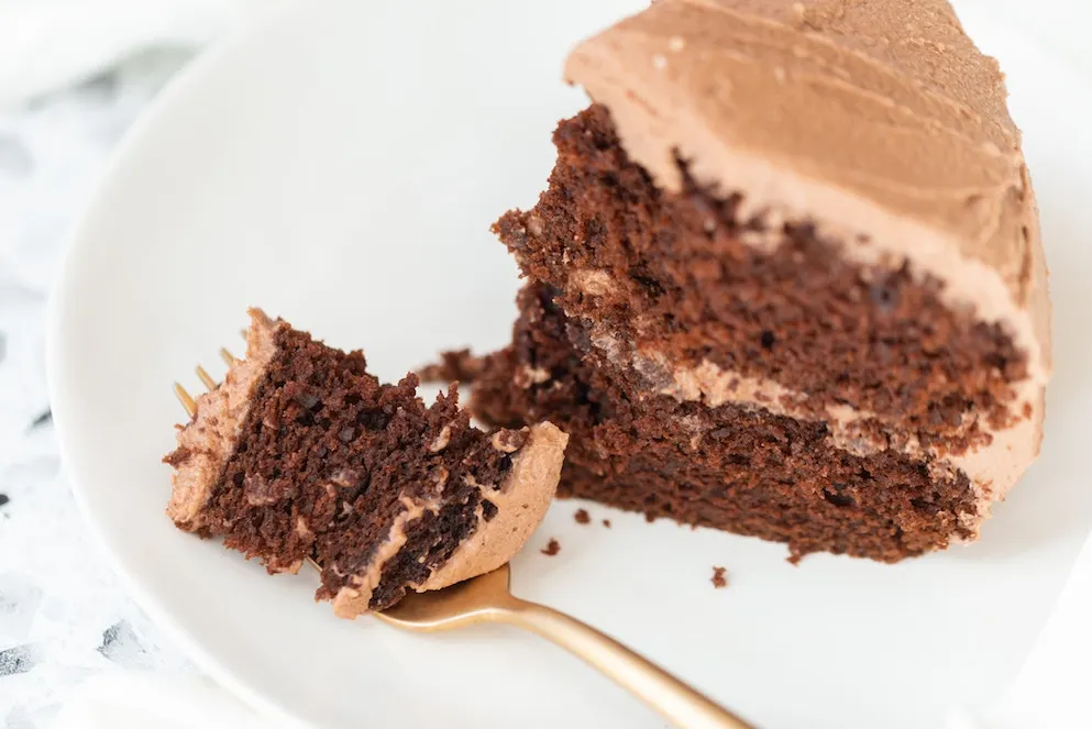 VegNews-ChocolateCake-12