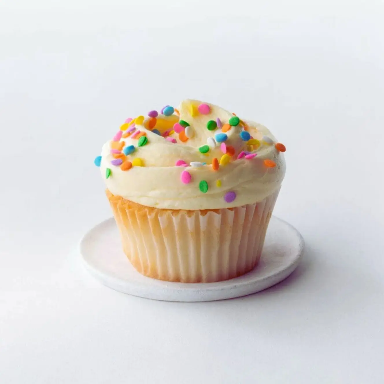 Bakery-Style Vanilla Cupcakes