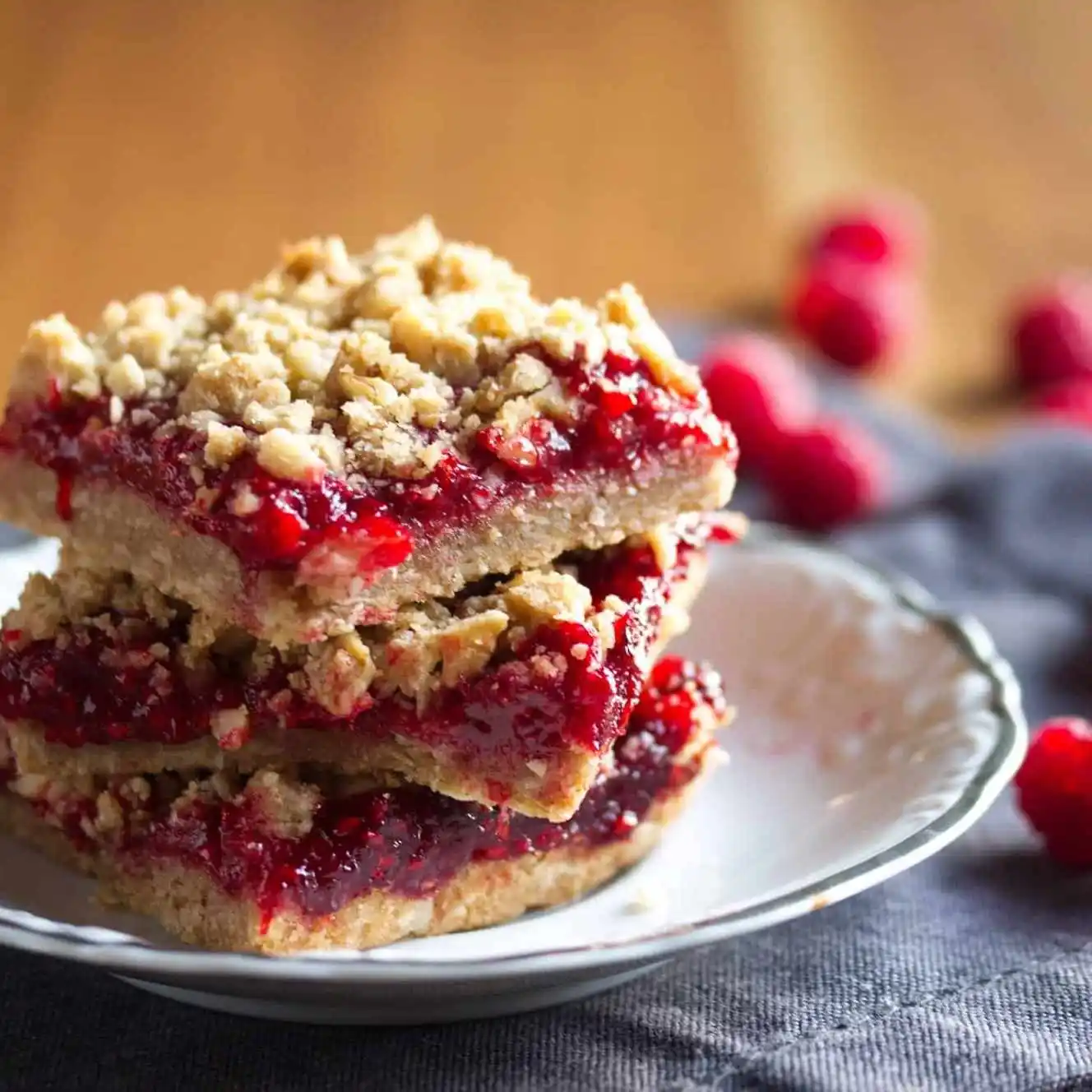 Rhubarb–Raspberry Crumble Bars