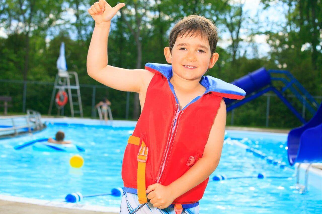 kids water safety in public pools