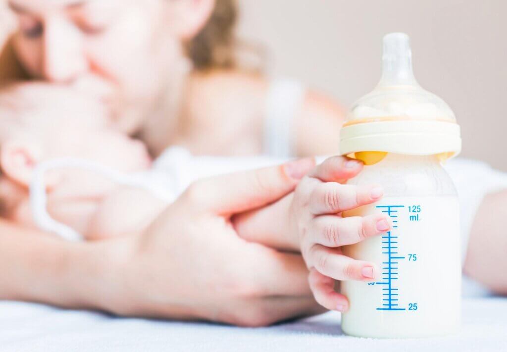 When Can Babies Start To Hold Their Own Bottle
