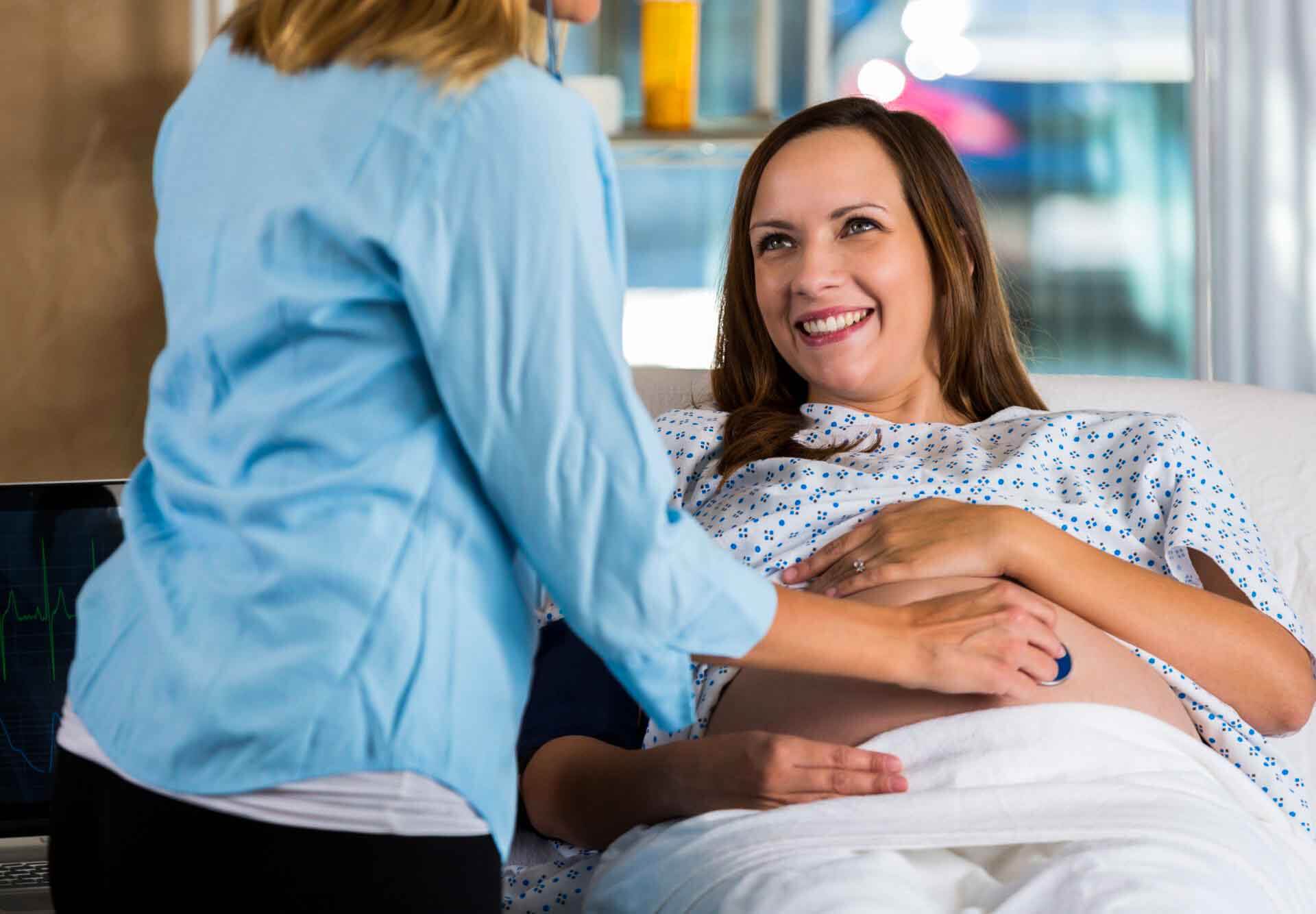 Should You Go with an OB-GYN or a Midwife