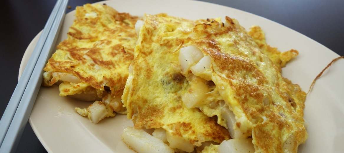 Egg and preserved turnip omelet is a simple dish for fried eggs with preserved turnip.