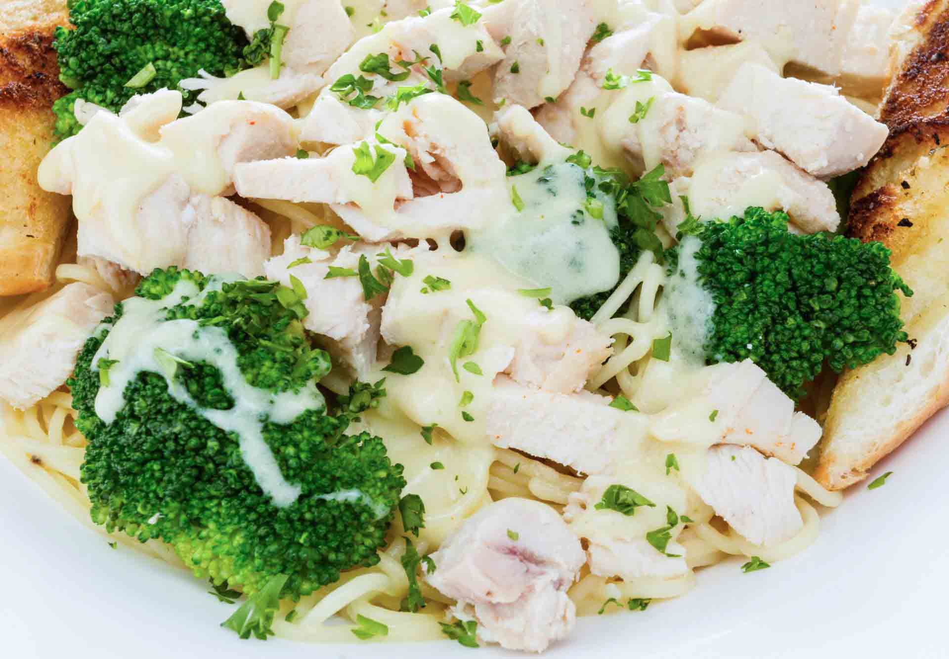 Chicken And Broccoli In A White Sauce