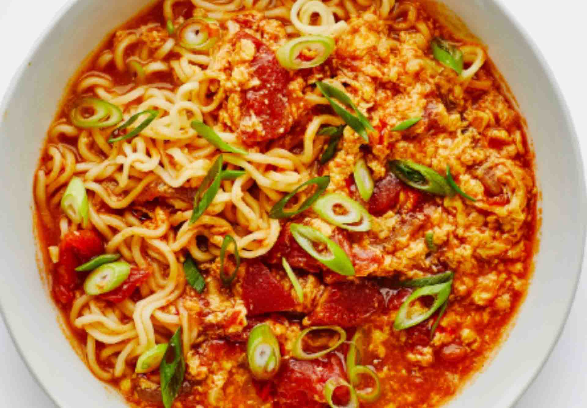 Quick Tomato & Egg Noodle Soup