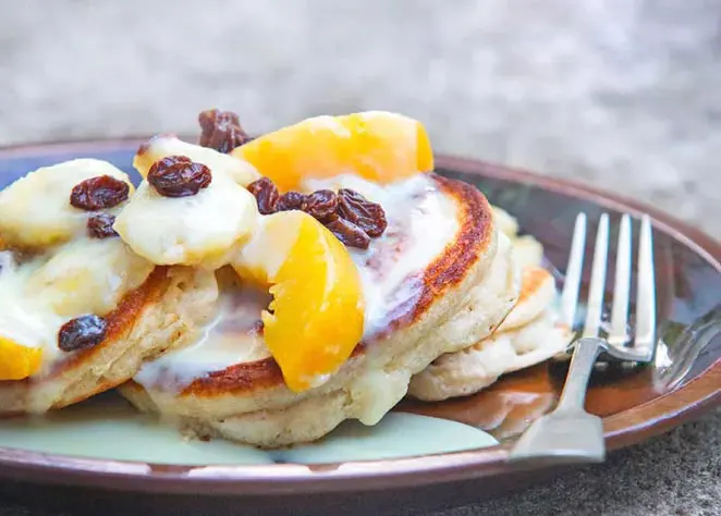 Vegan Pancakes with Banana & Peaches