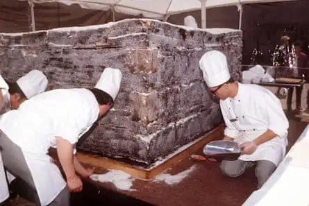 Bakers attempt to make the world’s largest lamington at the Sydney Opera House in 1993
