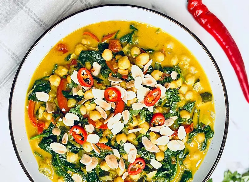 Vegan Chickpea, Spinach and Peanut Butter Curry - vegan Indian recipes