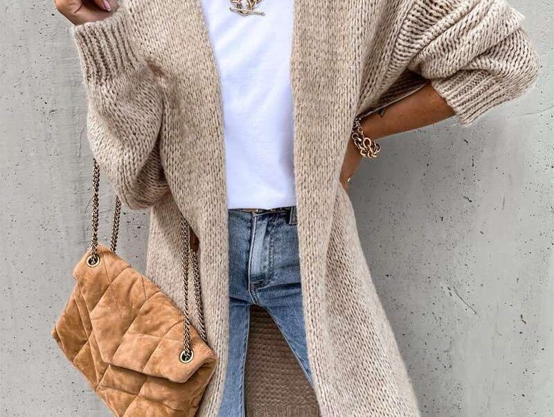 Sofia Vergara's Cozy Cardigan