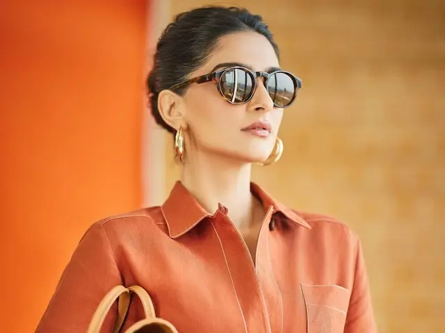 Sonam Kapoor's amazing wardrobe selections never fail to impress, whether at a casual event, an award ceremony, or when she is on vacation. (Image: Instagram)