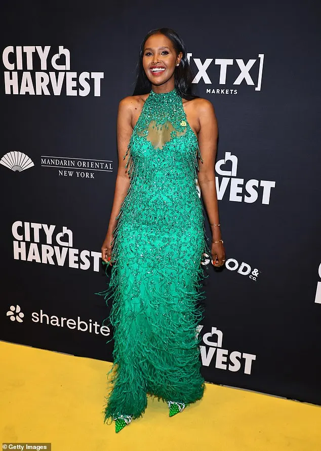 Hassan, who serves the organization as part of a 'host committee' turned more than a few heads when she made her grand arrival in a green fringed dress that came complete with a sleeveless design and dangling gems