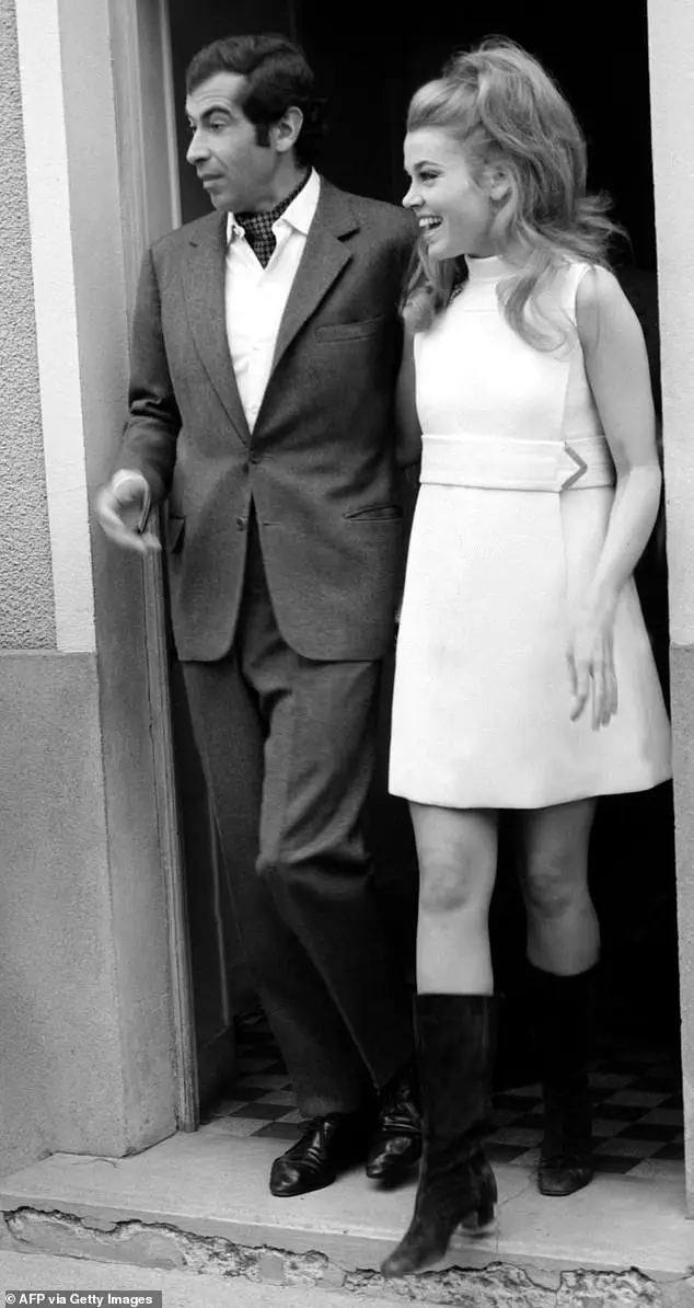 Jane Fonda married Director Roger Vadim in 1965 and the Hollywood legend donned a thigh skimming white dress with racy knee high leather boots. Rochelle said Jane won in the style stakes with her 'simple' approach