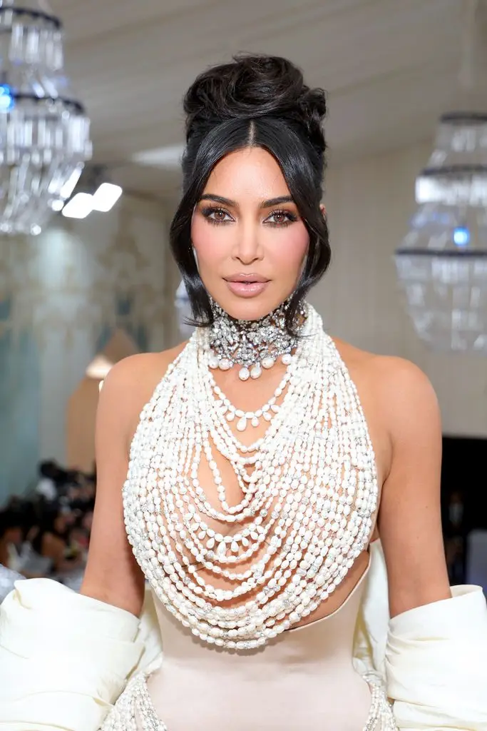 Kim opted for draped jewels by Schiaparelli