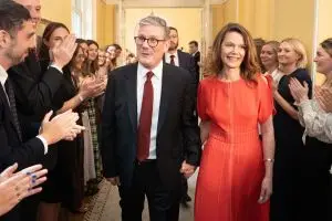 LONDON, ENGLAND - JULY 5: Labour leader and incoming Prime Minister Sir Keir Starmer with his wife Victoria Starmer enters his official London residence at 10 Downing Street for the first time, following the landslide General Election victory for the Labour Party on July 5, 2024 in London, England. The Labour Party won a landslide victory in the 2024 general election, ending 14 years of Conservative government. (Photo by Stefan Rousseau - WPA Pool/Getty Images)