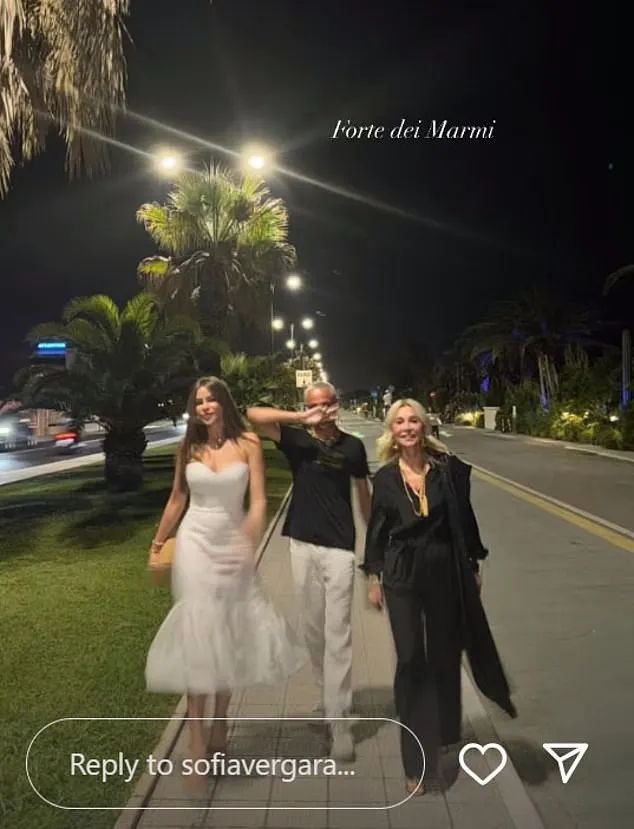 The trio Vergara, Tavallini and Soare were captured again while making their way along a less busier street while visiting Forte dei Marmi