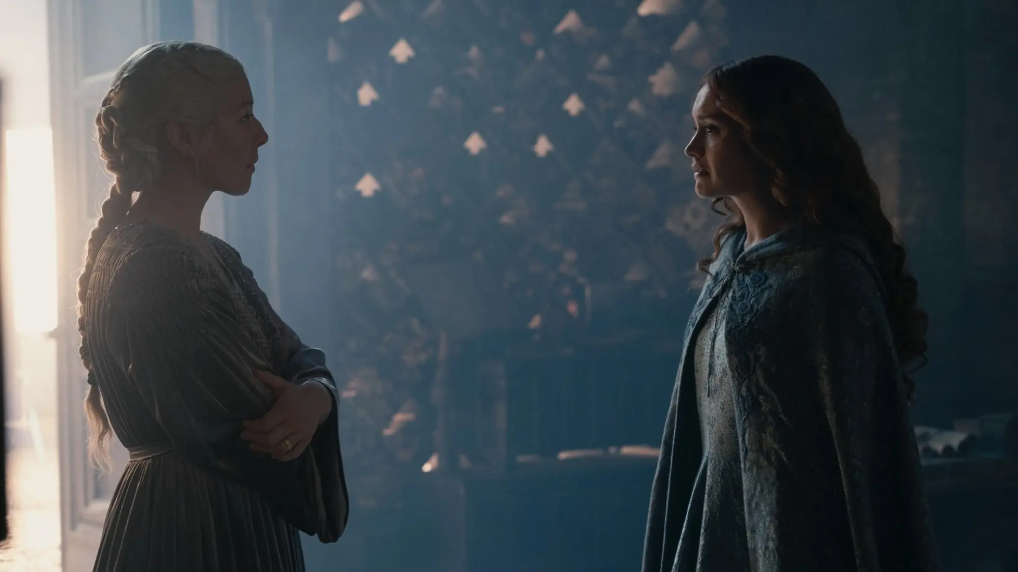 Rhaenyra and Alicent talk in the castle of Dragonstone.