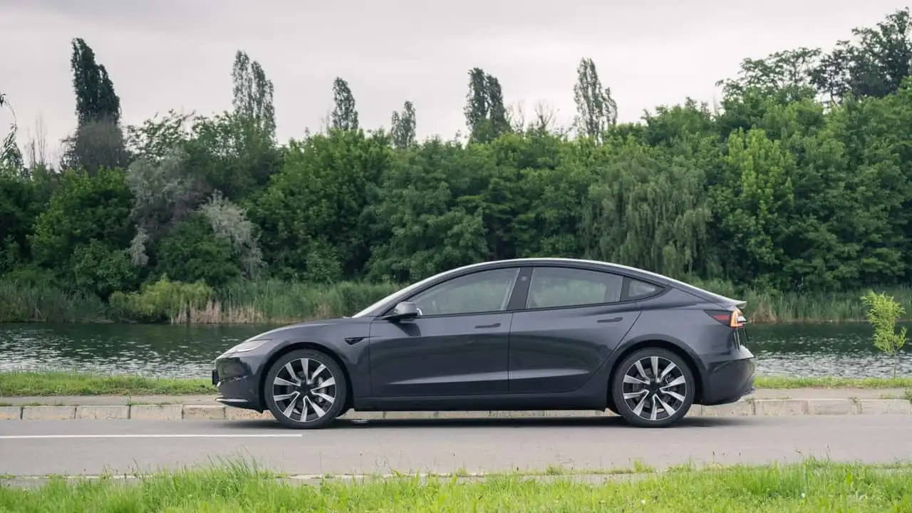 Tesla Model 3 Long Range