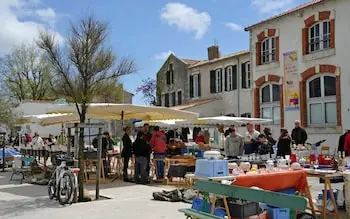 The picturesque outdoor market at La Flotte