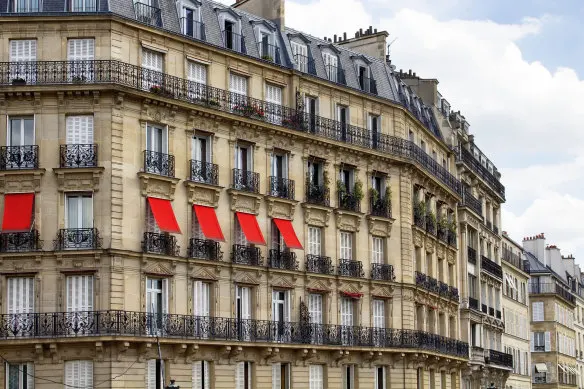 Shopping in 19th-century buildings in the second arrondissement in Paris.