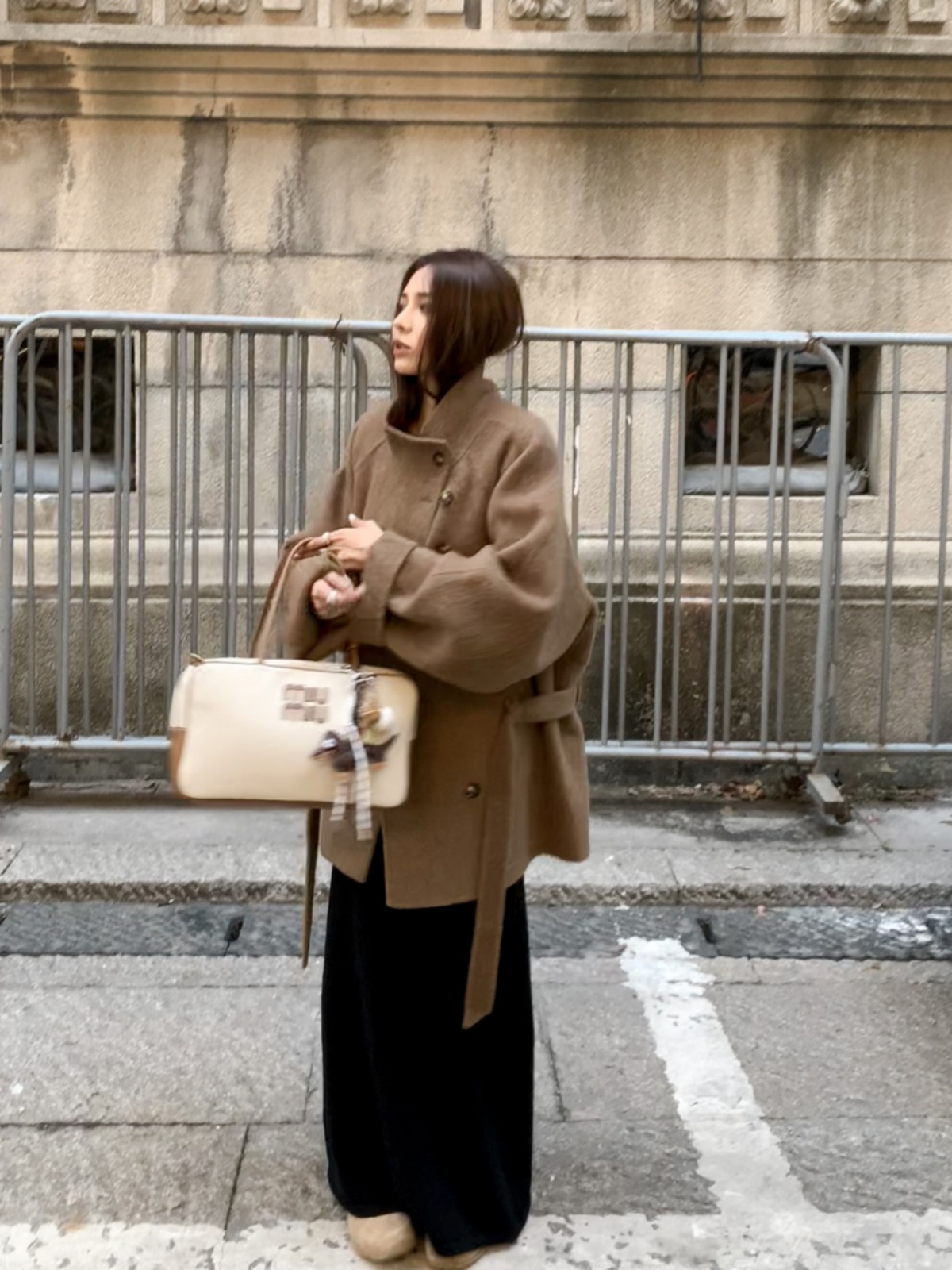 Elegant Korean Winter Look with Oversized Camel Coat and Neutral Accessories