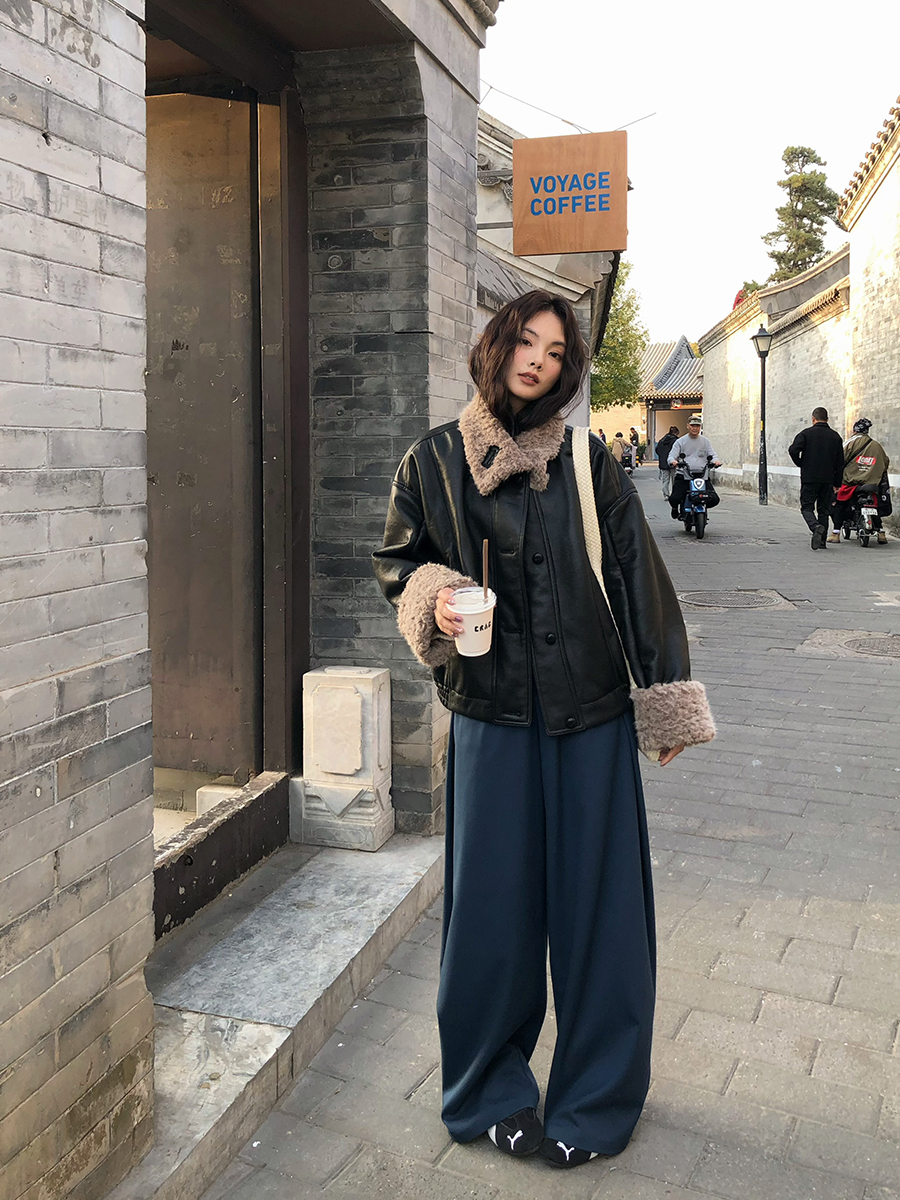 Urban Korean Streetwear: Shearling Jacket with Wide-Leg Pants