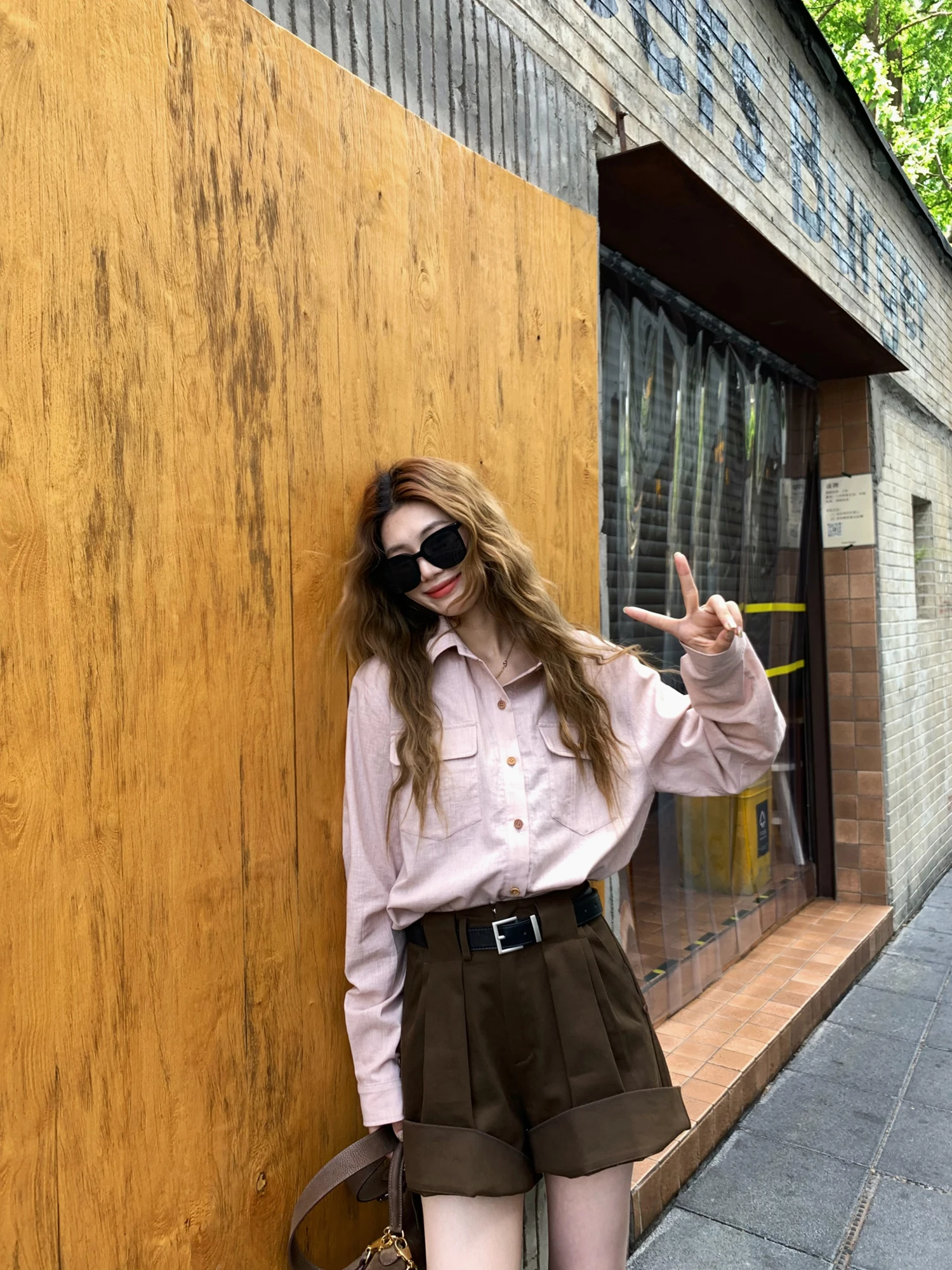 Chic Urban Explorer