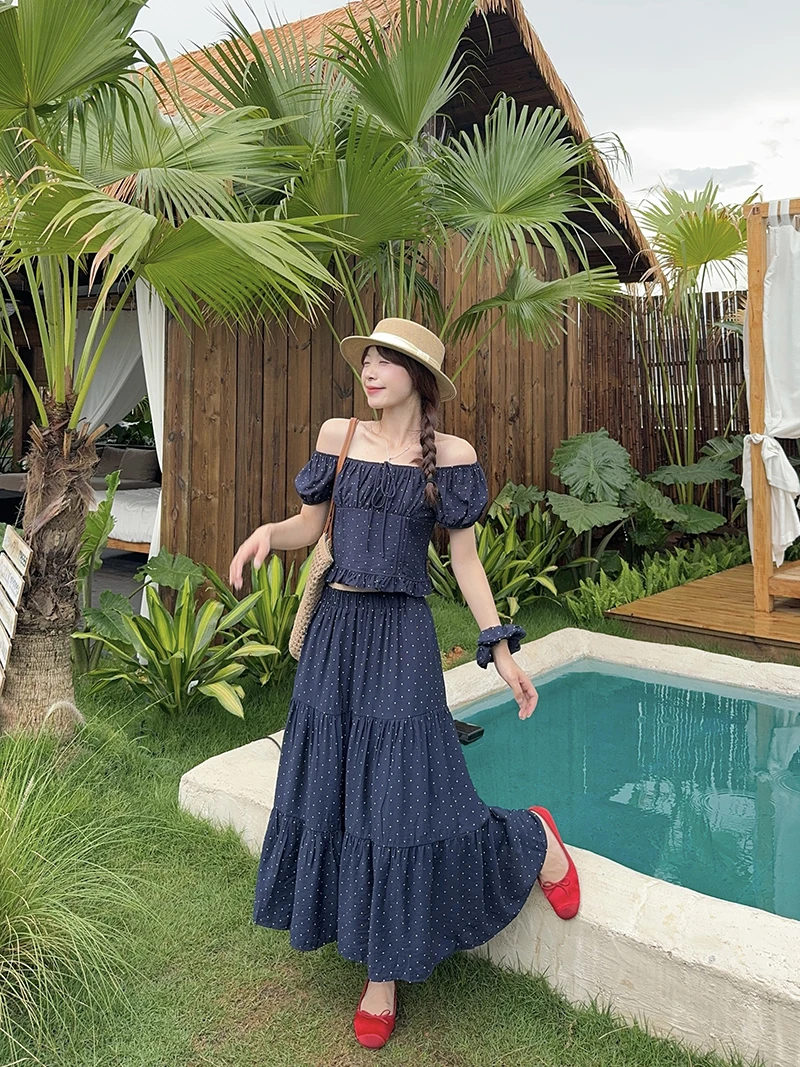 1. Seaside Vintage Romance