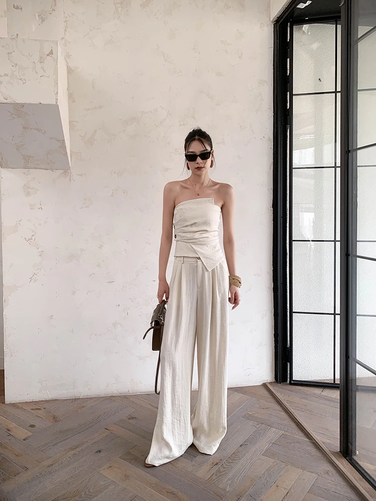 3. Ivory Whisper: Seoul Summer Luxe