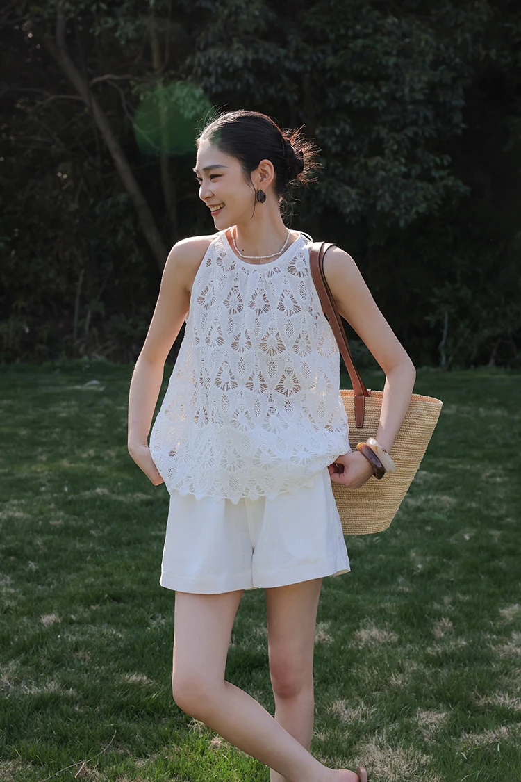 7. Sun-Kissed Lace: Weekend Seoul Escape