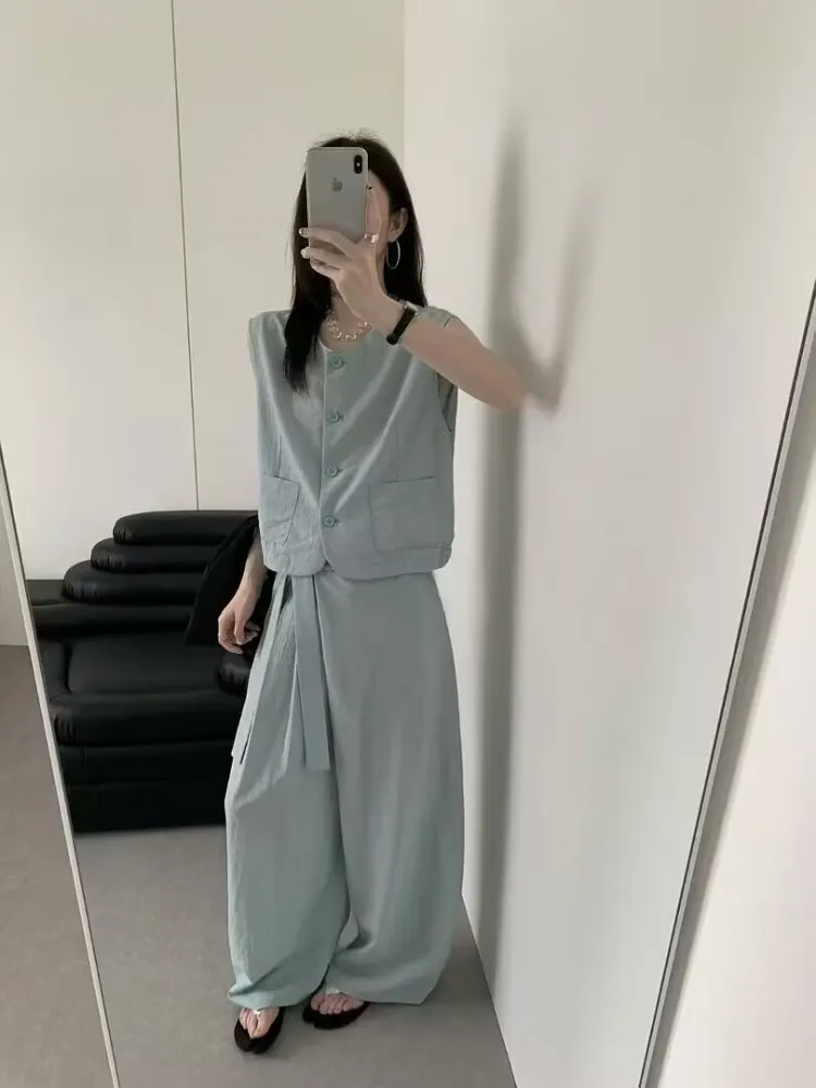 7. 🌿 Soft Utility Chic