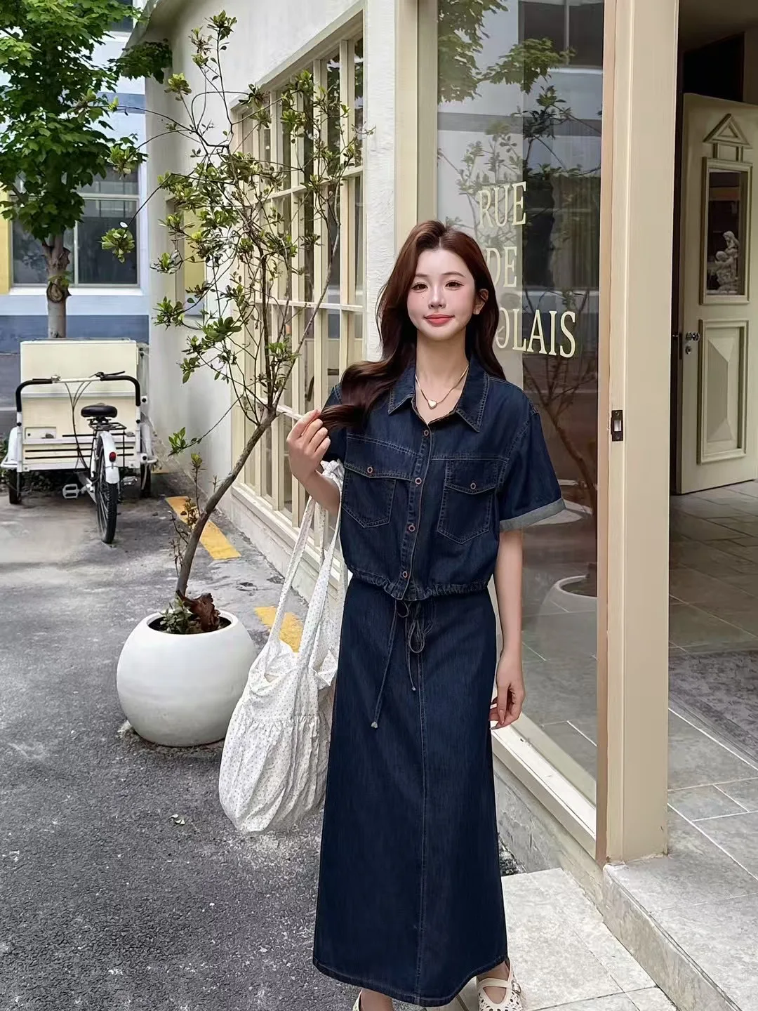 Soft waves + denim cropped jacket + denim midi skirt + espadrille wedges + slouchy tote