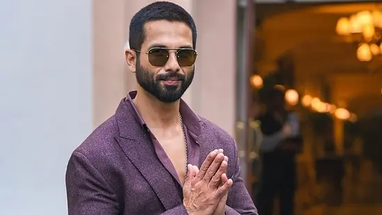 Shahid Kapoor poses during the promotion for his upcoming movie Teri Baaton Mein Aisa Uljha Jiya, which talks about AI. (PTI)