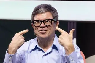 Meta’s Yann Le Cun wearing the Ray-Ban smart glassess